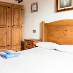 2 Bedroom Beautiful In Montalbán