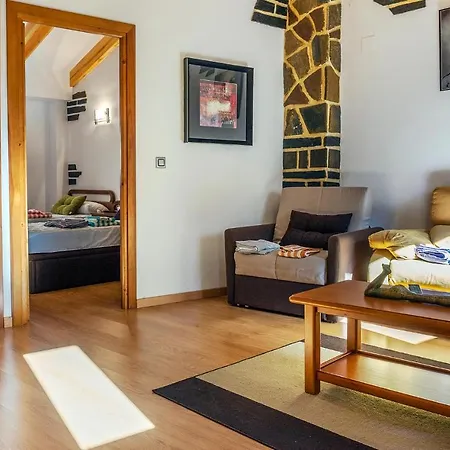 בית נופש 2 Bedroom Beautiful In