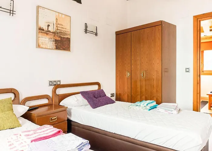 2 Bedroom Beautiful In *