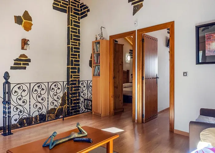 בית נופש 2 Bedroom Beautiful In Montalbán