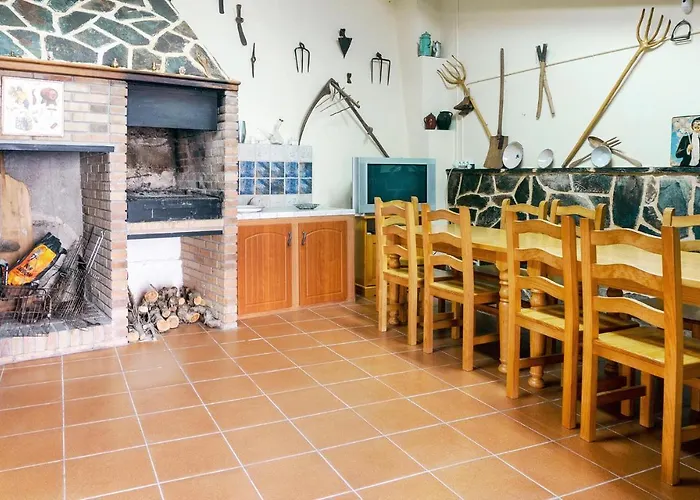 בית נופש 2 Bedroom Beautiful In