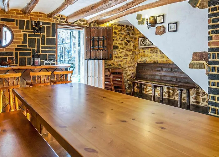 בית נופש 2 Bedroom Beautiful In Montalbán